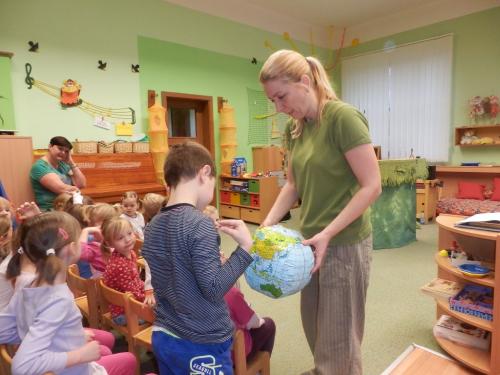 Pohádka o zvědavém slůněti