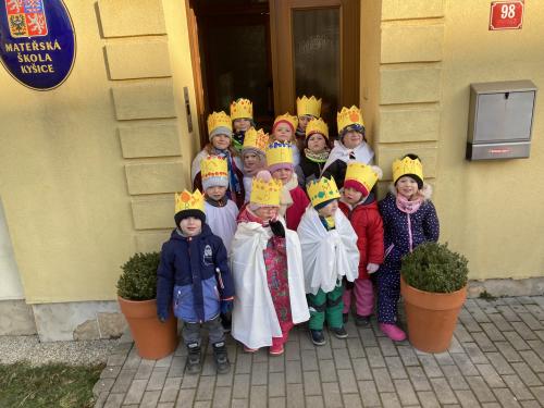 Tříkrálová sbírka a výroba korun